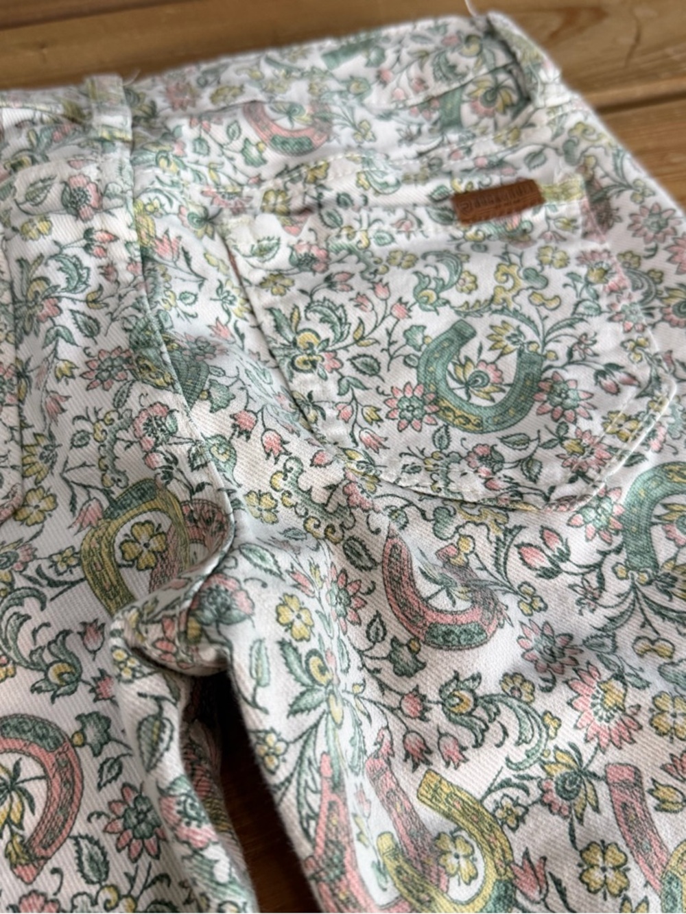 Girls Wrangler Floral Horseshoe Print Flare Jeans Size 10 Western Boho - Picture 12 of 13